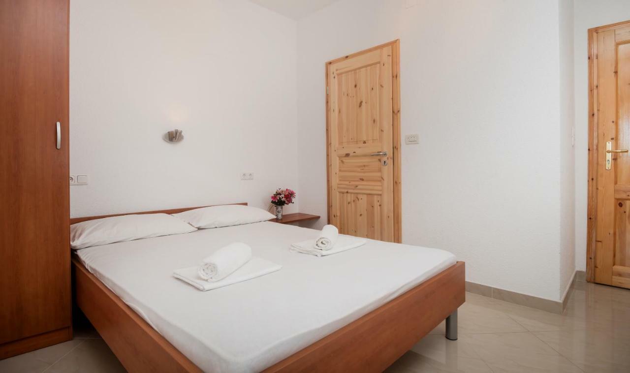 Apartment Kristina Dujmovic Baška Voda Exterior foto